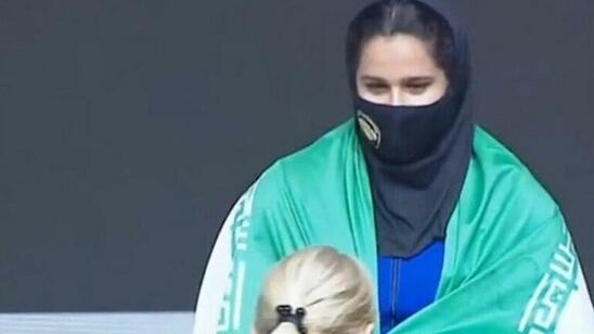 Image: Βρέθηκε η Ιρανή αρσιβαρίστρια που είχε «εξαφανιστεί» από το Ηράκλειο