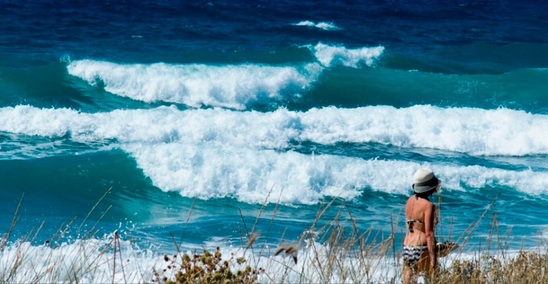 Image: Καιρός: Υποχωρούν οι πολύ υψηλές θερμοκρασίες - Δύσκολο τριήμερο με μελτέμια