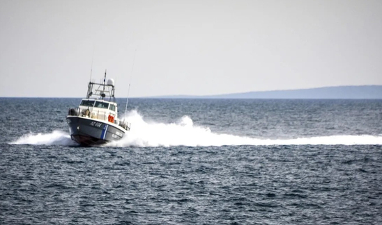 Image: Συνελήφθησαν δύο 25χρονοι Τούρκοι ως διακινητές των μεταναστών που εντοπίστηκαν στη Ζάκρο – Στο νοσοκομείο 4 άτομα και δύο νεογέννητα