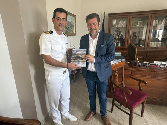Image: Συνάντηση Ανδρουλάκη με τον νέο Περιφερειακό Διοικητή του Λιμενικού Σώματος Κρήτης