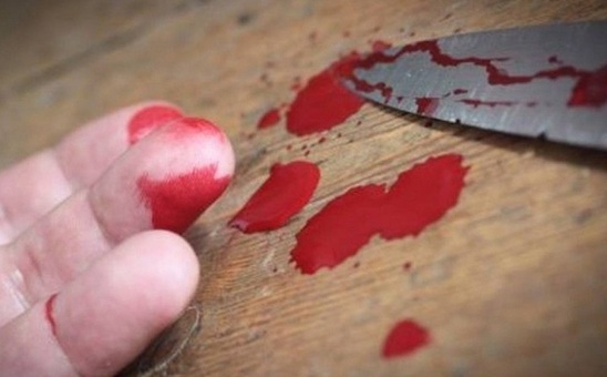 Image: Σοκ σε χωριό του Ηρακλείου: Αυτοκτόνησε καρφώνοντας το μαχαίρι στο στήθος του