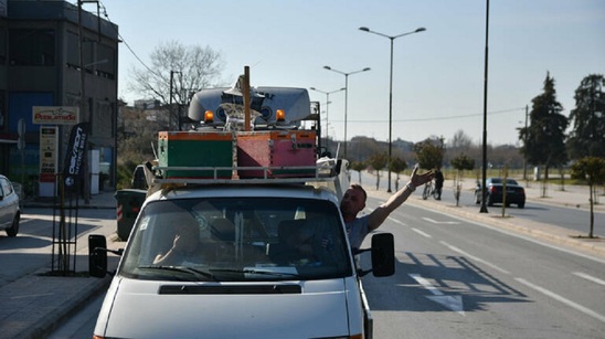 Image: Στους δρόμους οι μελισσοκόμοι της Κρήτης