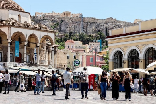 Image: Ευρωβαρόμετρο: 1 στους 2 Έλληνες περιμένει χειροτέρευση της οικονομικής κατάστασης
