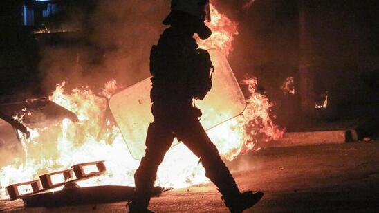 Image: Ξέφυγε η κατάσταση στη Νέα Σμύρνη - Φόβοι για τη συνέχεια