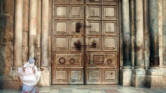 Image: «Λουκέτο» στον Πανάγιο Τάφο έπειτα από 671 χρόνια