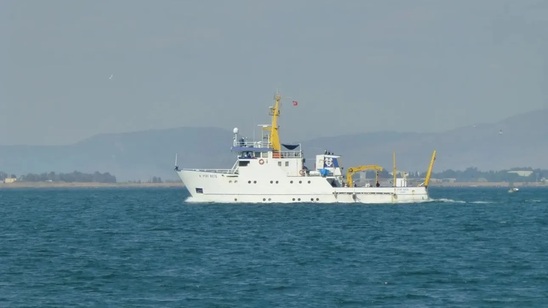 Image: Ανάμεσα σε Χίο, Ψαρά και Σάμο το Πίρι Ρέις: Σε διεθνή ύδατα υπό την εποπτεία του Πολεμικού Ναυτικού