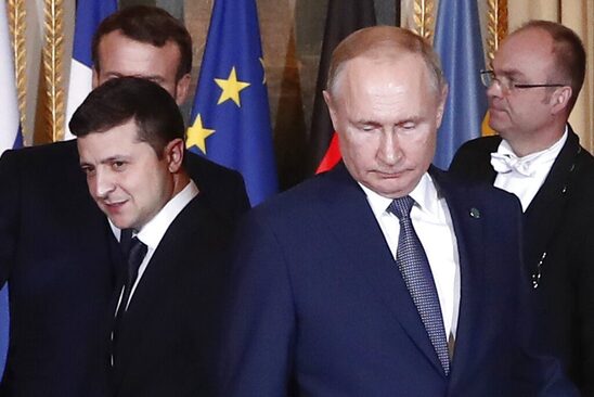 Image: Το Κρεμλίνο δεν αποκλείει συνάντηση Πούτιν-Ζελένσκι ενώ το ρωσικό σφυροκόπημα συνεχίζεται στην Ουκρανία
