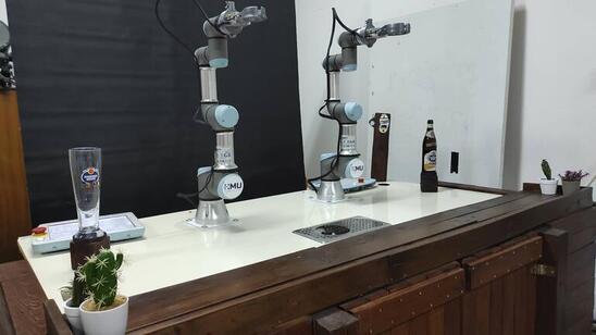 Image: Φοιτητές του ΕΛΜΕΠΑ έφτιαξαν ρομπότ που σερβίρει μπύρες!