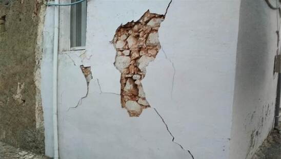 Image: Σεισμοί: Ζημιές σε 100 παλαιά κτίρια στο Δήμο Μινώα Πεδιάδος - «Πληγώθηκαν» εκκλησίες και κατοικίες