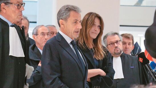 Image: Γιατί οι Γάλλοι βάζουν φυλακή σήμερα τον Σαρκοζί - Ποιοι πρόεδροι καταδικάστηκαν αλλά δεν κατέληξαν πίσω από τα σίδερα