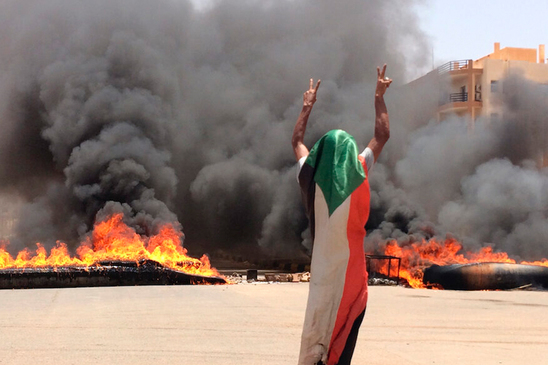 Image: Η έκρηξη βίας στο Σουδάν απειλεί με ανάφλεξη Αφρική και Μέση Ανατολή