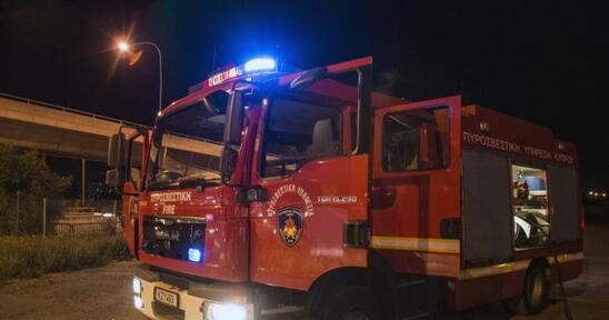 Image: Φωτιά σε αποθήκη στο Καλαμάκι κινητοποίησε την Π.Υ. Ιεράπετρας