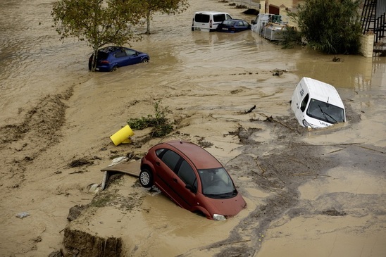 Image: Πλημμύρες στην Ισπανία: Εικόνες βιβλικής καταστροφής στα νοτιοανατολικά - Βρέθηκαν πτώματα, λένε οι Αρχές