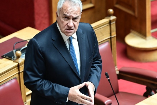 Image: Βορίδης / Καταργείται η επταετία για την χορήγηση άδειας παραμονής σε μετανάστες