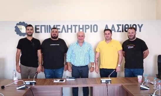 Image: Συνάντηση Προέδρου Επιμελητηρίου Λασιθίου με το νέο ΔΣ του Σωματείου καταστηματαρχών καφέ-εστίασης Ιεράπετρας  